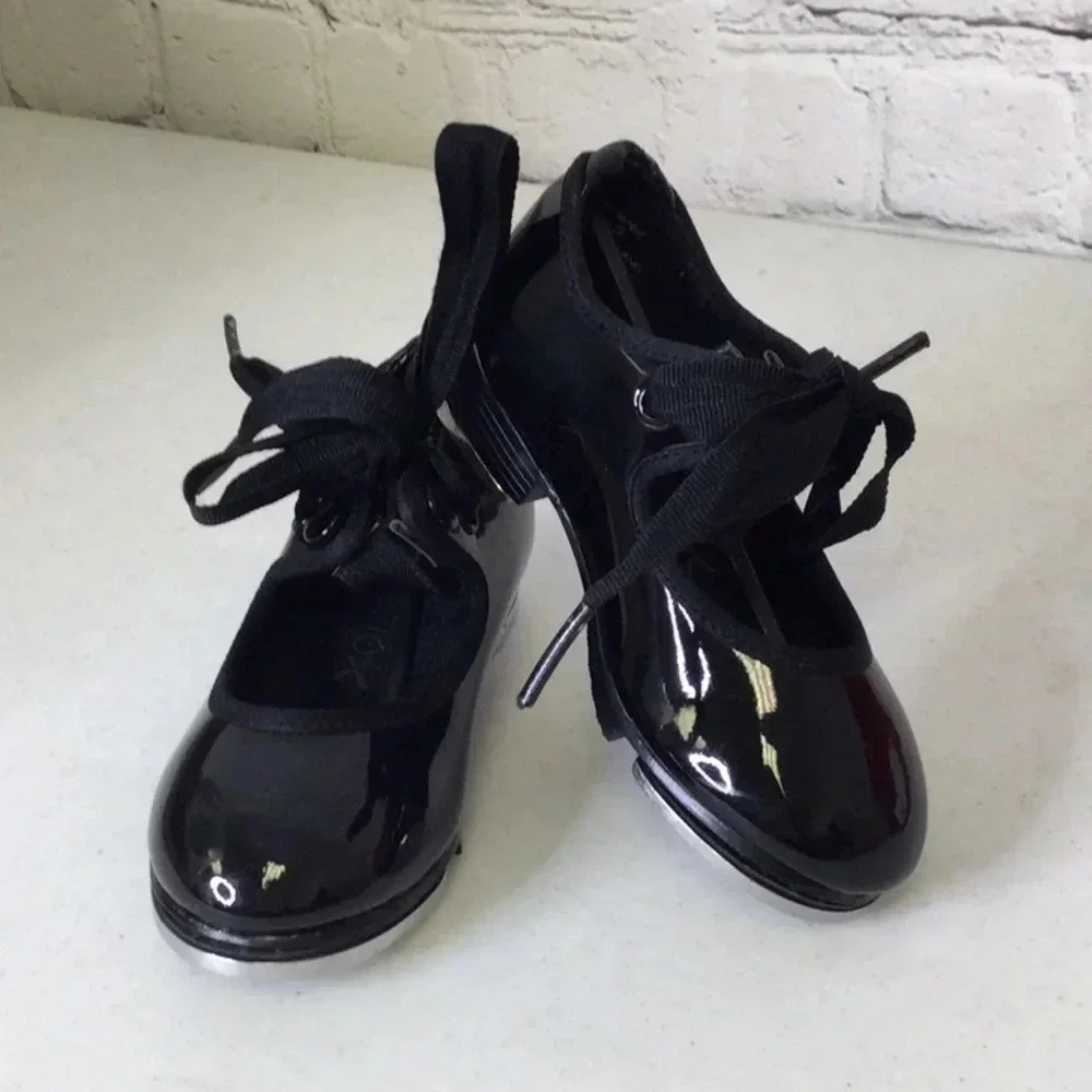 New In Box Capezio Girls Dance Tap Shoes size 6
